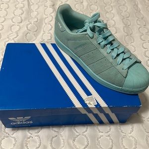 Adidas Sneakers
